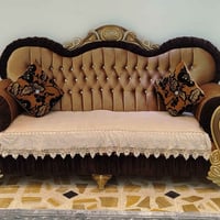 تخم ملكي • ١٠ مقاعد • نضيف جداً