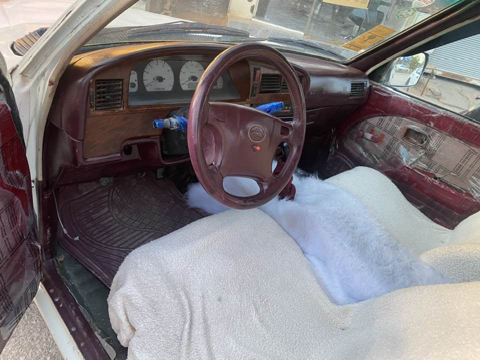 ‎سەرتابەناوی خوای گەورە
‎بیکاب دێر بۆفرۆشتن
‎مۆدیل2007مەکینی بەخ گیڕکورت 
‎گیڕومەکینی بەشەرت 
‎مەنەفسیت حەسڵی 
‎سەیارەک زۆر باک بی مەسرف 
‎پێشی دەعمی نیە
‎بانزین زۆر کەم ئەخوات
‎ناونیشان تەکیە 
34
***********
