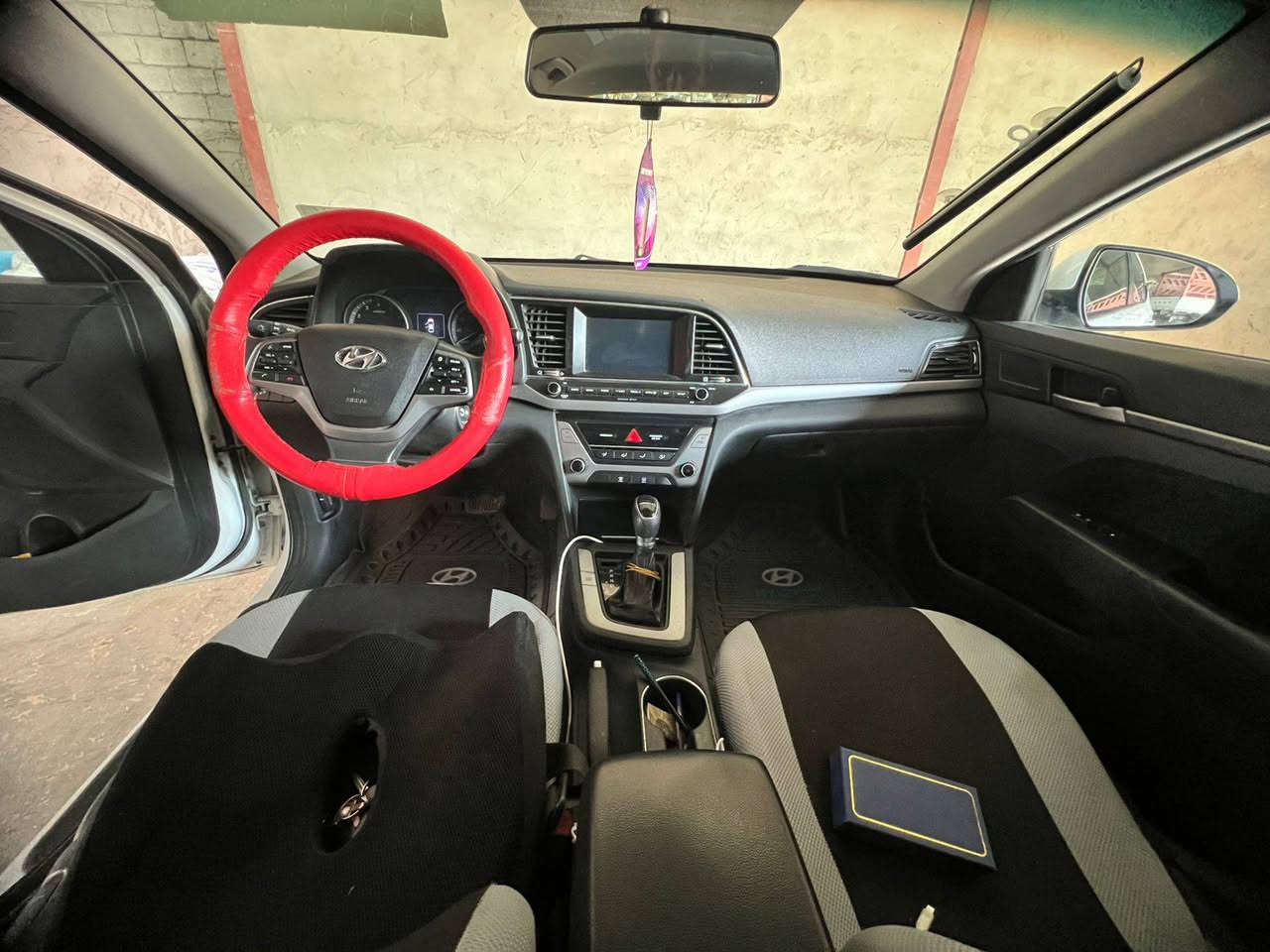 النترا
2018 وارد امريكي 
رقم نجف المكان بنجف 
حادثه بئمريكه  فقط سونار موجود 
گير ومكينه وكهربائيات  وحداديه  كفاله عامه سياره جاهزه
باقي التفاصيل الاتصال على الرقم ***********
