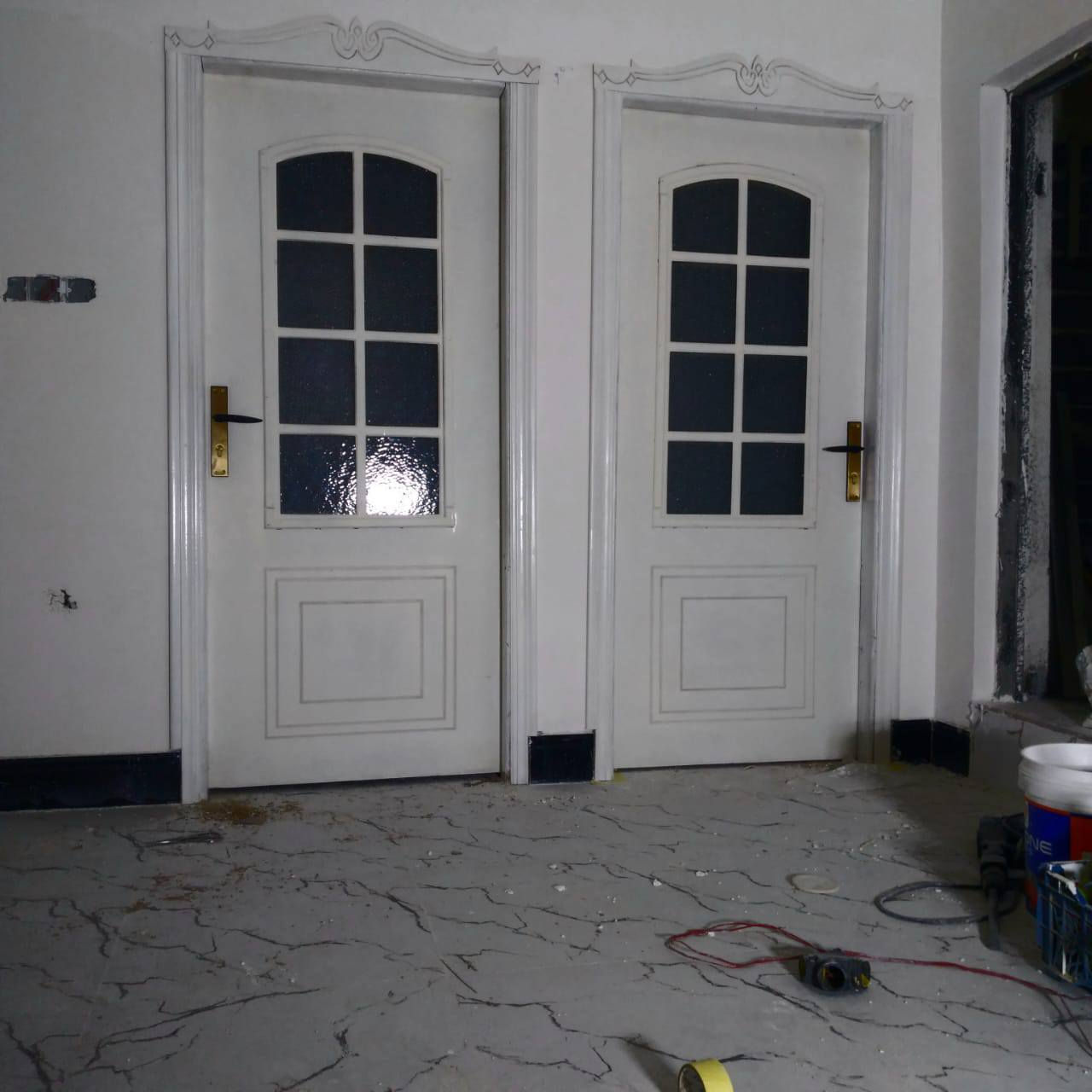 ابواب خشب شقل عراقي  بديزان تركي. مناسب الأجواء المحليه كافة القياسات.   تتوفر. (***********)
