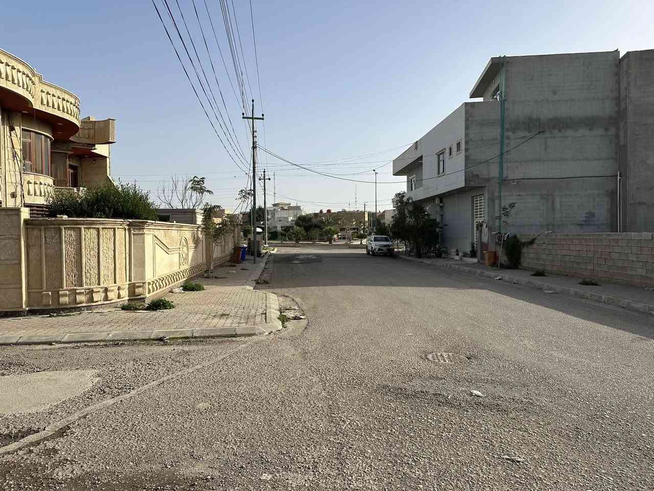 سلام عليكم قطعه ارض للبيع طابو صرف مساحة 150 عرض 7ونص وطول 20 موقع حي رمضان خلف دائره كهرباء اول فرع على طريق كلار ***********
