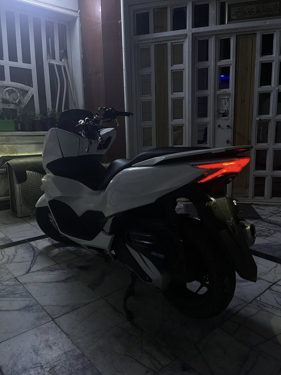 PCX للبيع جيل رابع 
‎محرك مكفول كفرات نضيفه وارد كوري كامله اي نقص مابيهه 
سعر 16$ وبي مجال حك جيه 
للاستفسار اتصل *********** والرقم بي واتساب ايضا 
الخاص مغلق 
العنوان بغداد الطالبية
