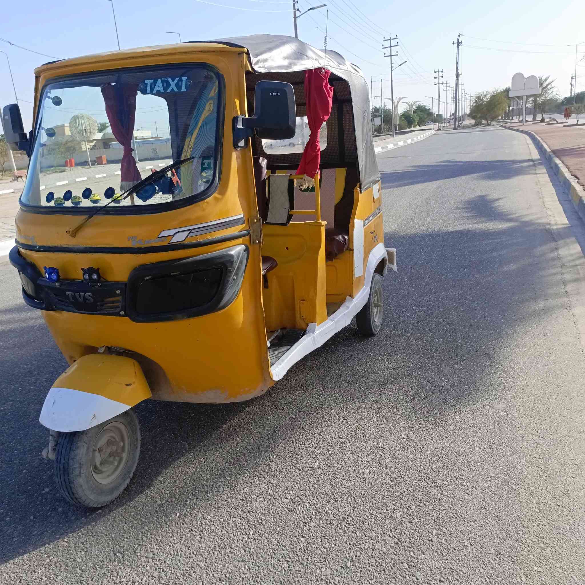 السلام عليكم تفي اس اللبيع. رقم وسنويه بس الوحات مامستملهن السنويه عندي تروح بس تستلم الوحات  تكتك خير من الله بيه محرك 21 مجفت مره وحده شرط وبيه خياس بدوس مصلحات  تكتك تجي وشوف بعينك تخبل شاهد الله ب 4 وبيه مجال قليل *********** مكان تكتك بصره سفوان
