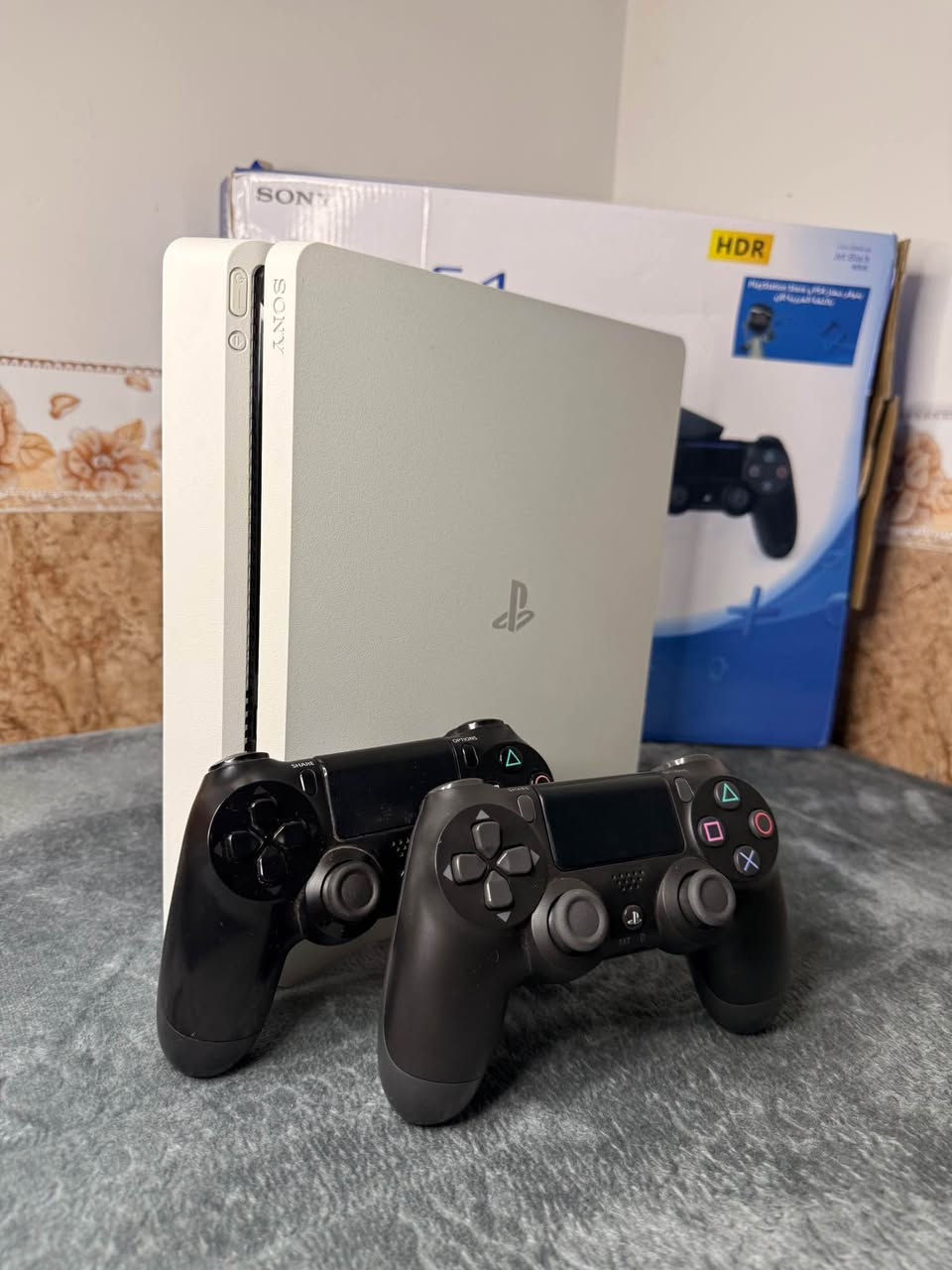 السلام عليكم بلي فور سلم مهكر نضم 12.52 نضافه 100‎%‎ ريجن ياباني مامفتوح لوك ستيكر انطي شرط الضمان والفحص ويحتوي على 8 العاب قويه ودبل جوستك وكافه ملحقاته الاصليه انطي بل الجهاز ضمان شهر فحص وين ميعجبك.
السعر 285 وبي مجال للشرايه مكاني كركوك ورقمي*********** والتوصيل موجود وخادم للطيبين. كركوك, العراق
