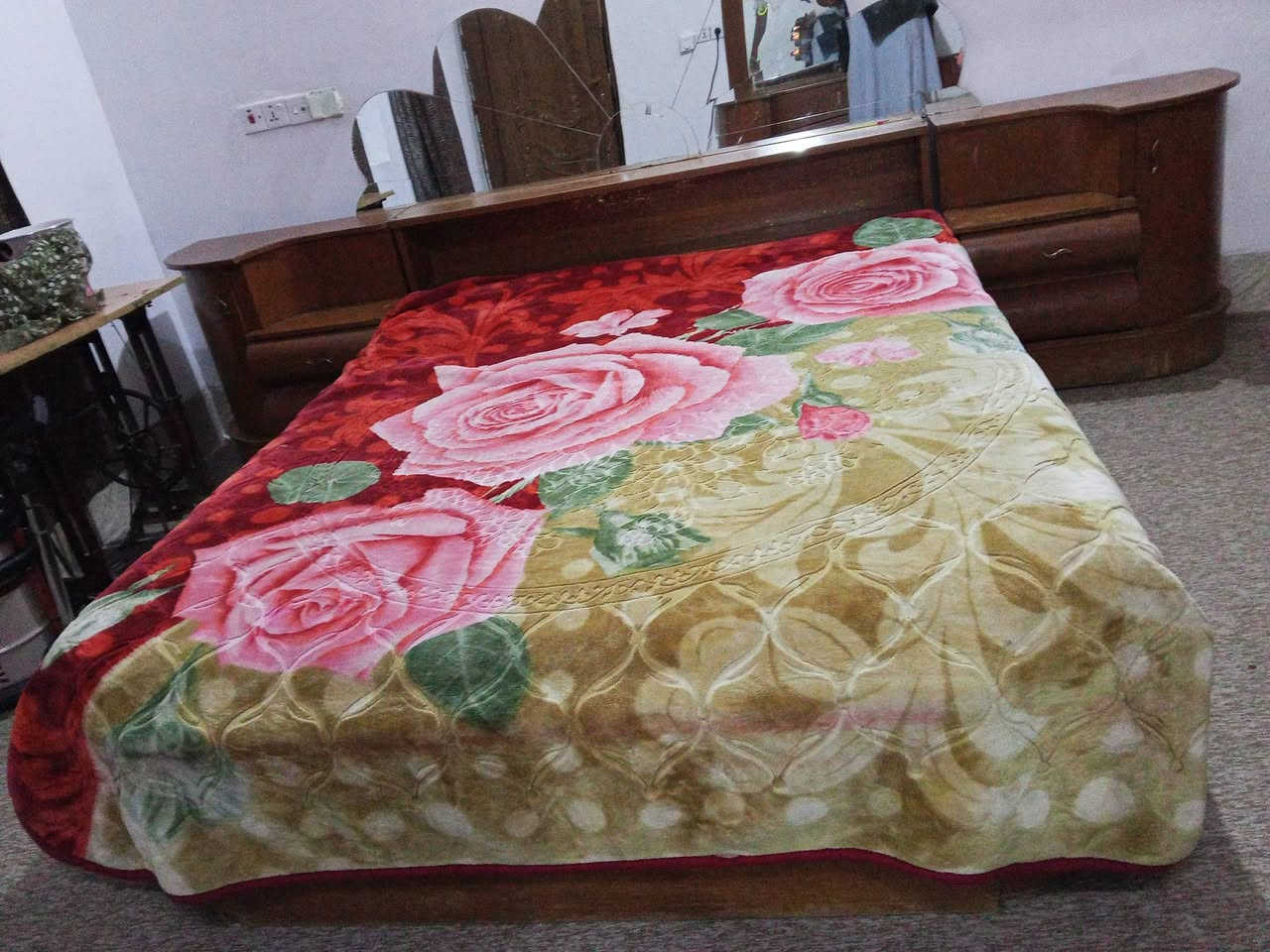 سلام عليكم غرفة اخشاب للبيع العنوان الطوزحي العصريه يم مستشفى التركي ***********
