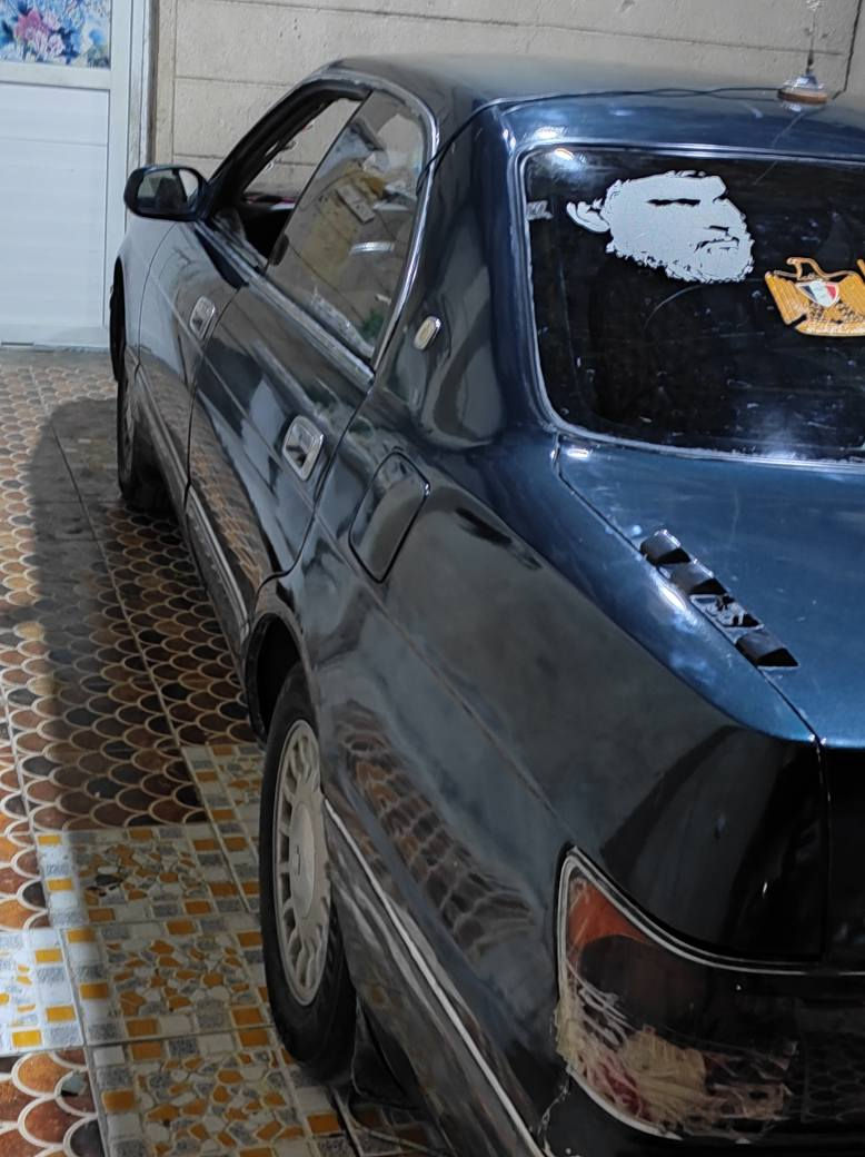 السلام عليكم 
سياره بطة منفصل لون اخضر زيتوني مصبوغة عام صبغ جمالية رقم انكليزي سنويه 2030 السيارة مديل 1994 السعر 60 ورقة وبيها مجال للشراي مكان السياره البصرة قضاء الهارثة رقم الهاتف *********** البصرة, العراق
