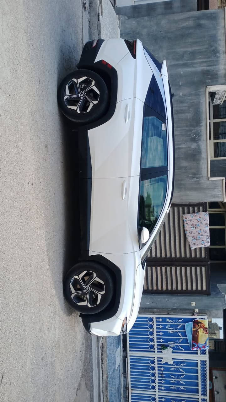 توسان مديل 24 رقم بغداد وارد امريكي 
حادث موضح بالصور تبديل الجنطه نفس اللون وشويه بيها سحب بالحوض 
صار بيها حادث ابغداد 
تبديل باب خلفي وتصليح الجاملغ وصور التصليح موجوده 
فول مواصفات 
بصمة أبواب 
بصمة تشغيل 
فتحة سقف 
كشنات جلد 
حساس امامي وخلفي 
رادار جانبي 
تحكمات استيرن 
كشن السائق كهربائي 
ماشية 22 الف كيلو 
مكينة 2500 
اي نقص مابيها 
السيارة جديده بمعنى الكلمة 
اني مكلف بالنشر 
مكانها بغداد كفائات العبيدي 
رقم صاحب السيارة   ‭0770 086 3020‬
السعر 193 بيها مجال
