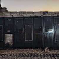 شباك • حديد ثقيل • عرض ٤م ارتفاع ١٫٨٥م