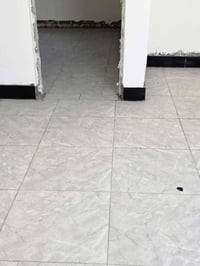 نشتغل سراميك وأرضيه والبخ جص ولبخ اسمنت شغل مضبوط اتصل علئ 07818412960...