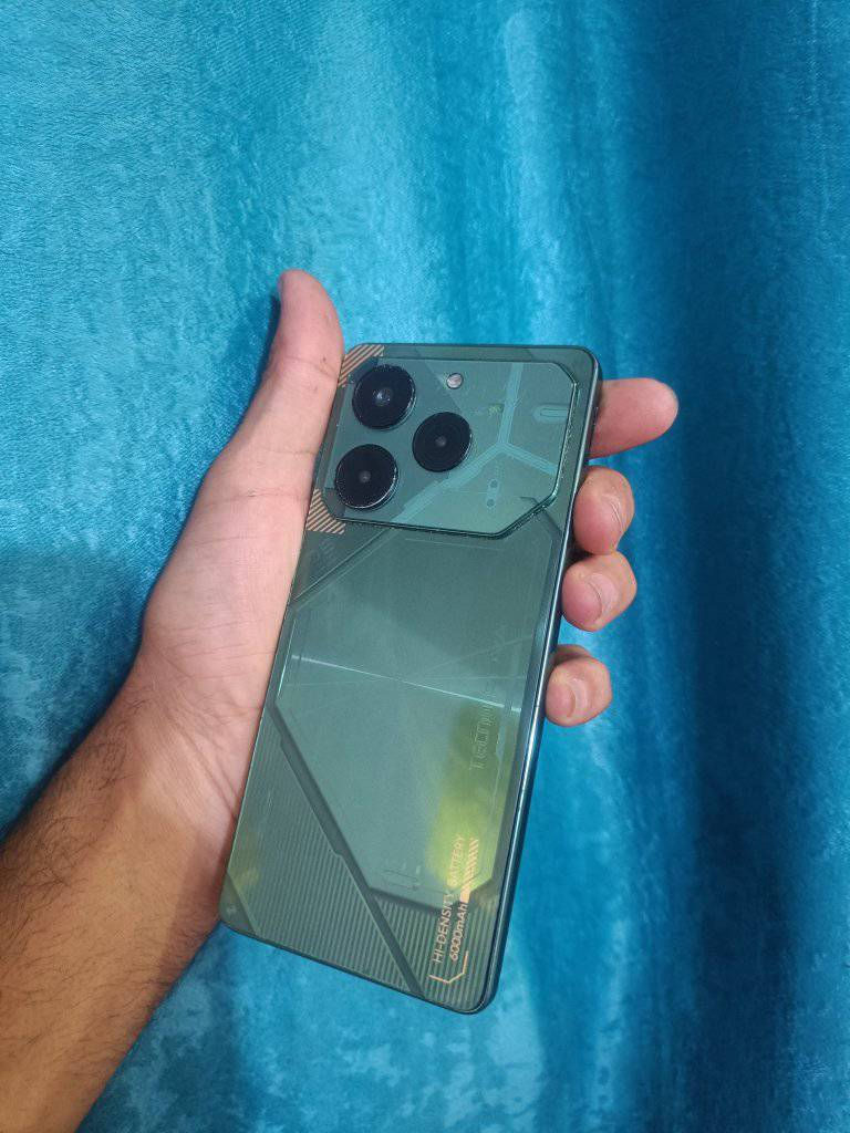 بوفا 6 برو فايف جي 
pova 6 pro 5G
جهاز شغال واي خلل مابيه   بس نقاط  بالشاشه مماثرات  عليه  دوم 
صوت استيريو  
ذاكره 256
عشوائيه 24 (12+12)
معالج دايمن ستي
90 فريم بالالعاب 
السعر 100  وبيه مجال 
المكان ناصريه مركز


**إذا كنت صاحب هذا الإعلان وتريد حذفه لأي سبب، رجاءا أرسل رسالة إلى الدعم الفني**