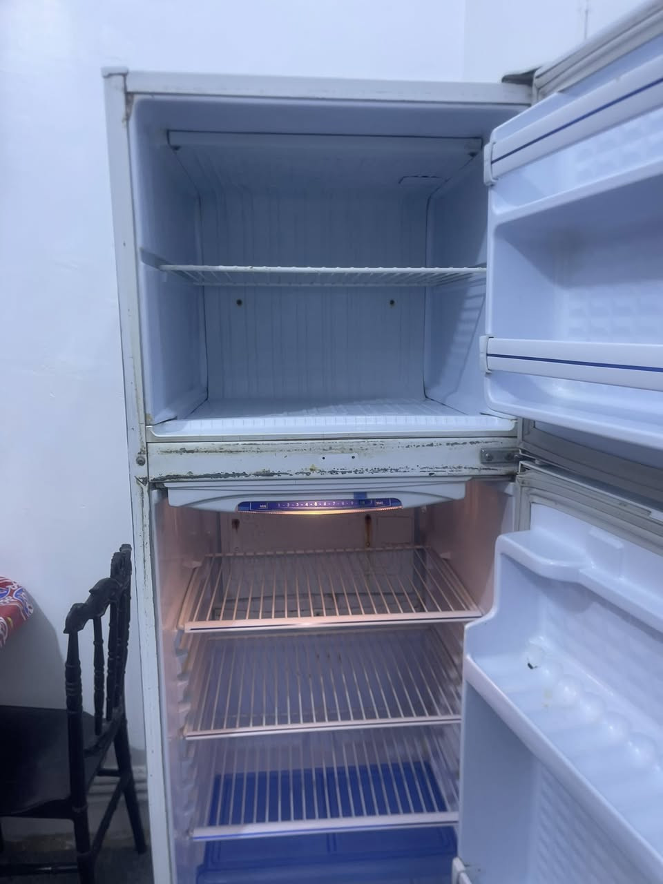 ثلاجة كونكورد مستعملة للبيع شغالة ما بيها شي فقط شخوط بالغلاف سعر 150 الف و بيها مجال بسيط


**إذا كنت صاحب هذا الإعلان وتريد حذفه لأي سبب، رجاءا أرسل رسالة إلى الدعم الفني**