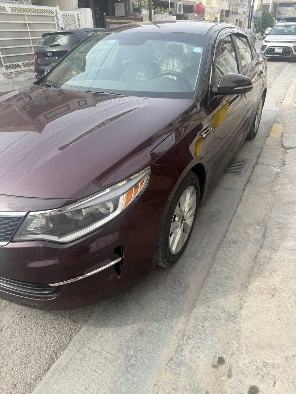 السلام عليكم
كيا اوبتيما 2017

محرك 2400 مكفول 

سياره حادثها دعاميه امامي وبارد بل بنيد فقط 
بدون يرباك 

السياره ماشية 127

السعر 127$ 

للأستفسار /***********
