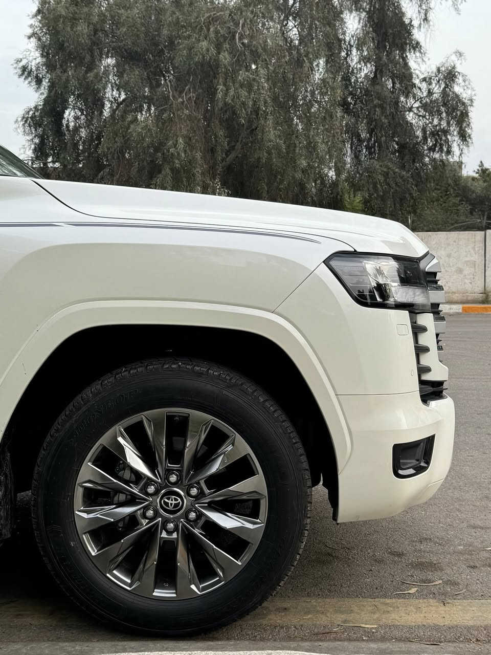 السلام عليكم.
تويوتا لاندكروزر GX.R 2025

شركة SAS.

زيرو / العداد: 267 km

رقم بغداد.

السعر: 75000$

الموقع: بغداد، الجادرية.

***********
