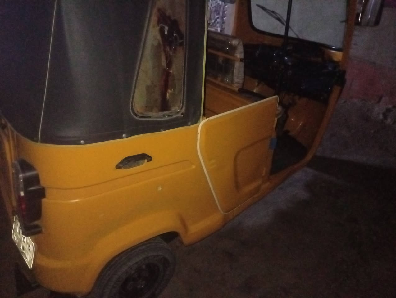 تكتك للبيع موديل 19 مصبوغه صبغ عام رقم تكتك مو سنويه الشراي يتصل*********** سعر5
