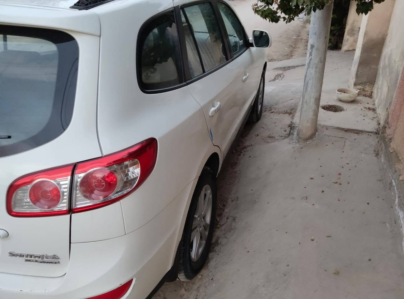 سنتافي موديل 10 رقم بغداد سته سلندر فتحة سقف ماشية 153 
***********. مكانها حلة
