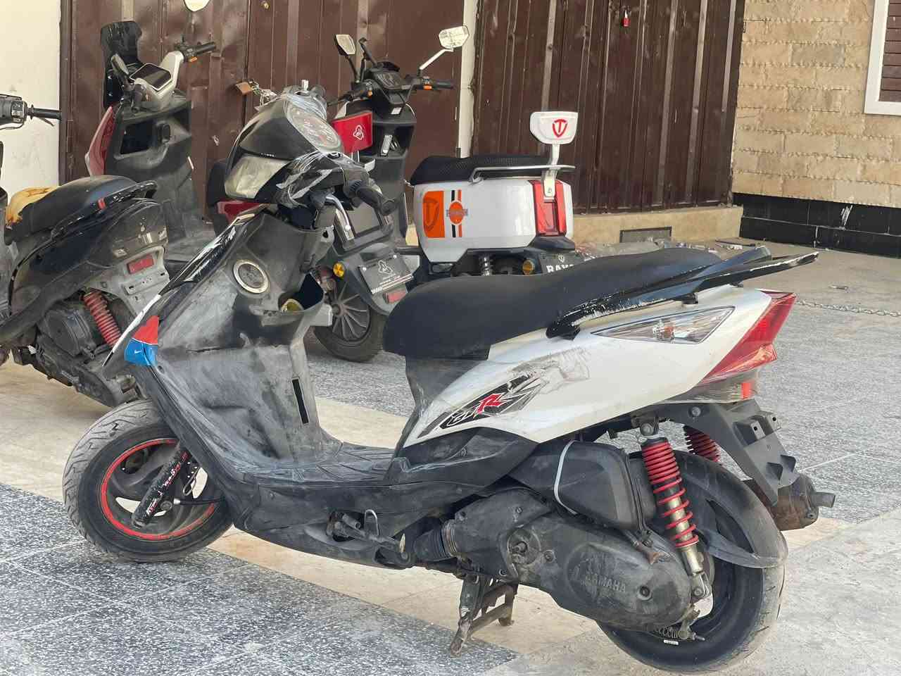 سلام عليكم دراجه ثعلب بلاديه
كفرات مكينه بلاديه جيب فيتر وفحص السعر 600 وبيها مجال
مكان بلديات شارع كاشي***********

