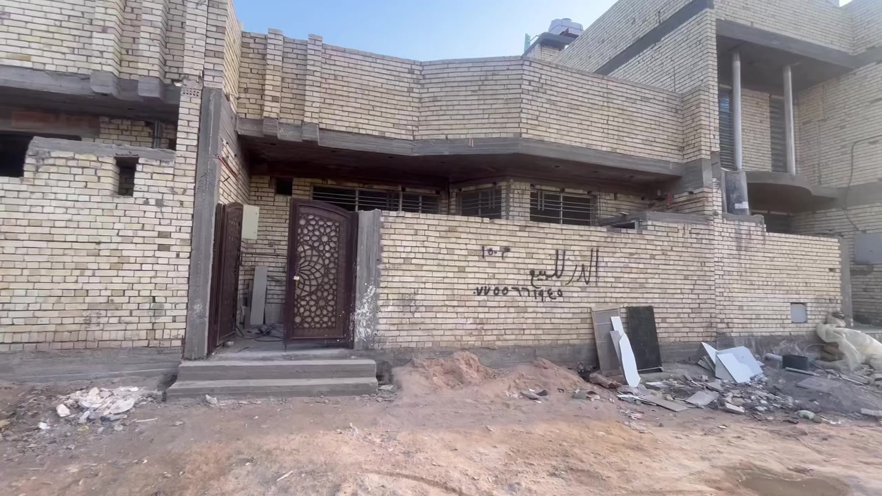 السلام عليكم الدار للبيع مساحته 150متر
واجهتة 9وربع ونزال16.رقمي ***********
بالدسيم بمنطقة ابو فلاح الجيزاني
التفاصيل بالفيديو وللستفسار بعد اكثر راسلني خاص
