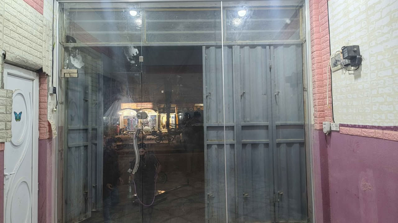 جامه خانه مشدوده أقل من شهر للبيع سعره ٤٥٠ ألف وبيه مجال في كربلاء *********** Singapore
