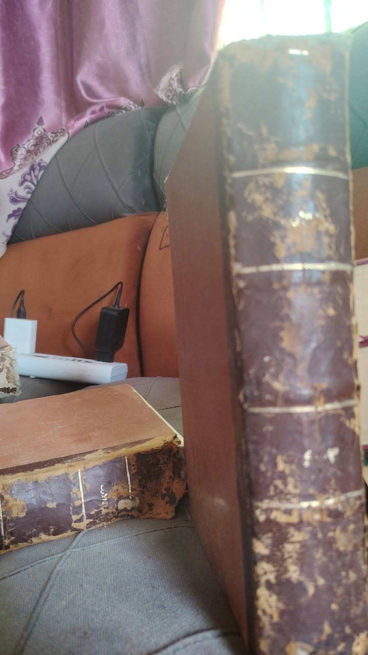 نهاية الأرب في فنون الأدب
شهاب الدين النويري
٨ مجلدات السعر ٥٥


**إذا كنت صاحب هذا الإعلان وتريد حذفه لأي سبب، رجاءا أرسل رسالة إلى الدعم الفني**