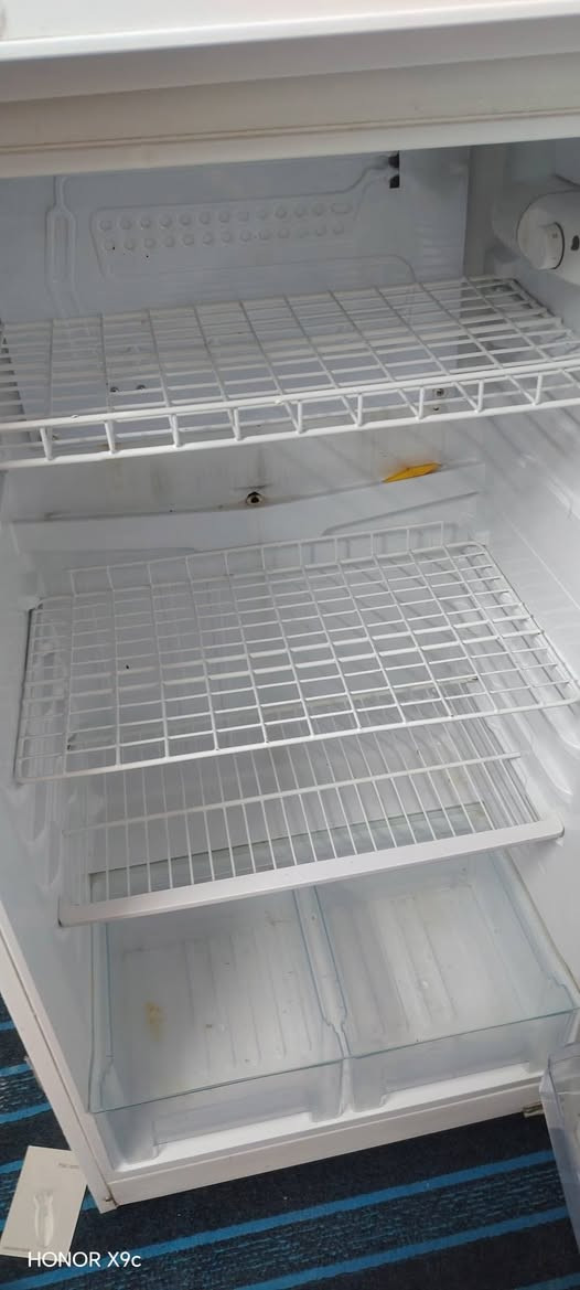 سلام عليكم ثلاجه للبيع حجم كبير نضيفه سعر 350وبيه مجال مال معتاز


**إذا كنت صاحب هذا الإعلان وتريد حذفه لأي سبب، رجاءا أرسل رسالة إلى الدعم الفني**