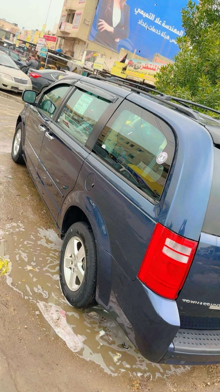 السلام عليكم دوج كرفان 2008  للبيع  ثلاث قطع تبريد محرك 3300 كير صدر أمامي خلفي كفالة  سيارة نص فول رقم بغداد  تحويل ثاني يوم السعر 95 *********** متوفر واتساب ساحة عدن خلف معمل الطحين
