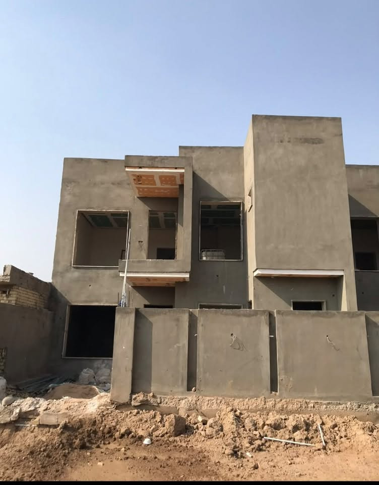 بيت لبيع بسعر مناسب متوازي على بيعته  اتصل واتساب 

‭***********‬

مجمع الفاتح مقابل جامعة المدائن  مجاور بسمايه
