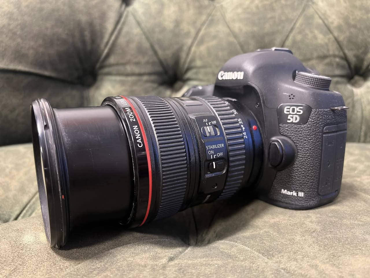 كانون 5d mark3 اخت الجديده مع كامل ملحقاتها الاصليه شتر قليل سعرها خاص او اتصل ***********
