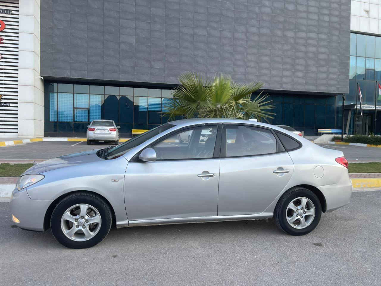 نمونەو پاکەتی لە2008
بەس سڵایت نیه چوار گێچە 
گشت گیانی بەشەرتە دینارێک نەقوستانی نیە 
کێی مشتەرییە بێتە مسجەوە یان 
ئاسیا 
***********
کۆڕەک ....

***********
