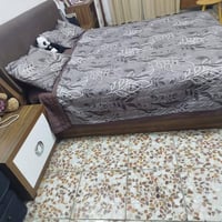 غرفة اخشاب ماليزي الثقيل نظيفه السعر ٤٠٠ قفل  وتخم شغل عراقي ٧ نفر الس...