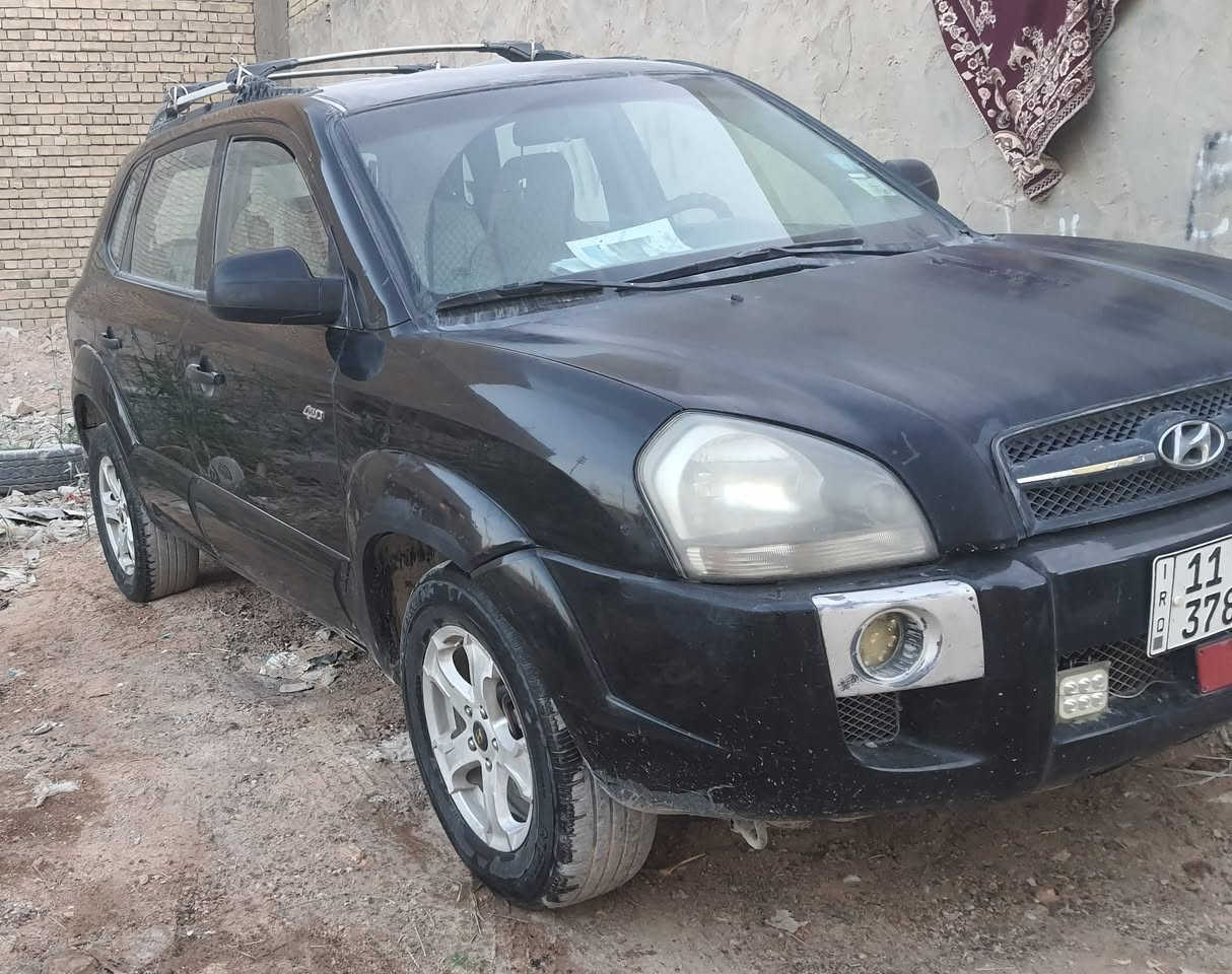 سلام عليكم 
سياراة 
توسان لبيع 
رقم بغداد
بسمي
بل نجف 
***********
