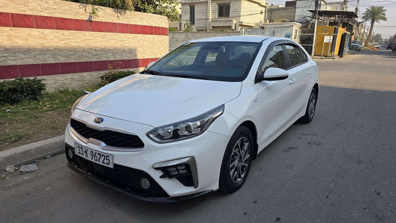 سيراتو 2019 خليجي 
كير محرك مكفول محرك 2000 دوش تخم تاير تبريد ثلج صدرها جديد سياره جاهزه من كلشي نضيفه مال جناي 
بيها صبغ ربع باب خلفي باقي مكفول السعر 147 بيها مجال للشراي الاستفسار *********** مكاني بغداد السيديه
