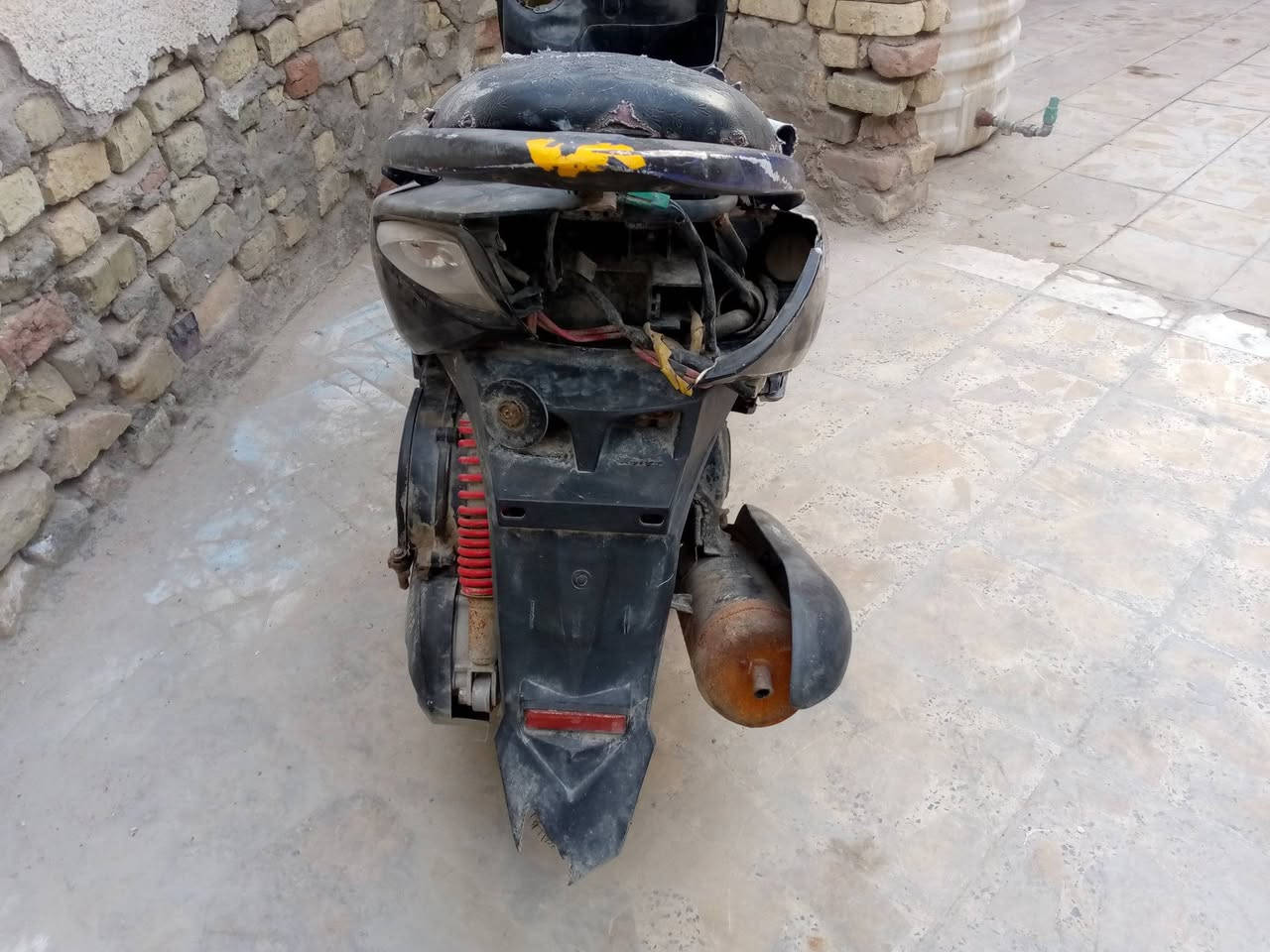 ماكس
الدراجه شغاله سلف وهندر  الدراجه قبل فترا مجفته ما بيه شي انطيك دراجه شغاله كامله
نواقصه 
كابريتر تعبان كلش  
نقص باتري 
نواقص ثانيه قليله كلش وبسيطه 

السعر 175 مستعجل كلش


**إذا كنت صاحب هذا الإعلان وتريد حذفه لأي سبب، رجاءا أرسل رسالة إلى الدعم الفني**