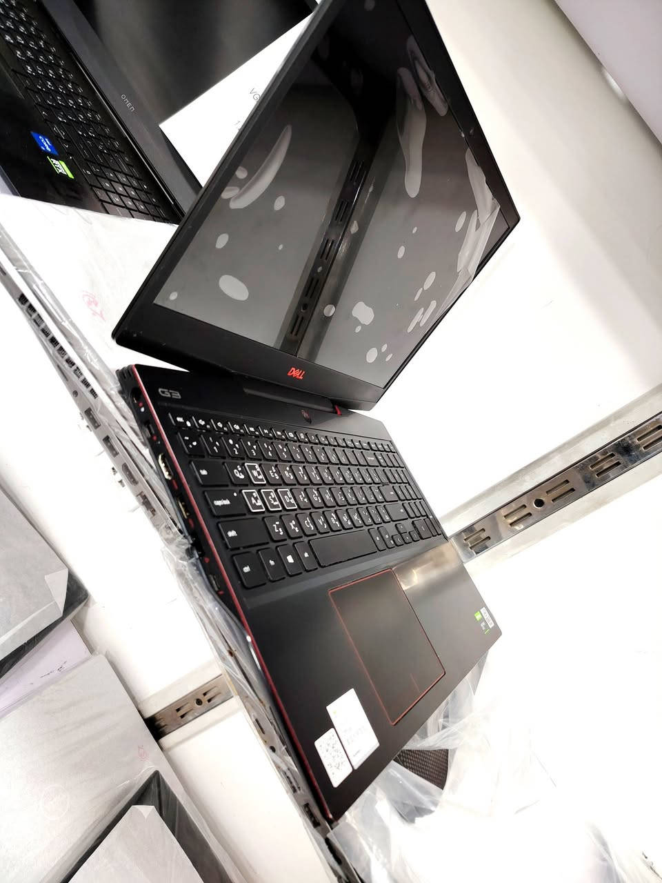 عروض النااار 🔥🔥⚡ 💥💭💭💥
لابتوب دل G3 من فئة  الجيل العاشر عشر ورام 32   كيكا  و كارت شاشه داخلي ١٦ كيكا  و وكارت شاشه خارجي 6   كيكا نوع RTX 

💭 مواصفات اللابتوب⚡⚡⚡⚡ ⬇️

Dell G3
Core i7-10 H♦️
Ram32  DDR4 
 Hard Disk 512 ssd M.2 NVMe 
INTEL UHD Graphics - 8 gb
RTX 1660 - 6GB
15.6 inch FHD
windows 11 Pro

لابتوب Dell G3
كوراي سفن - الجيل العاشر عشر فئه H
رام: ٣٢  كيكا 
هارد: 512GB كيكا - SSD
كرت شاشه داخلي 8 كيكا
كارت شاشة خارجي ٦ كيكا نوع RTX   - 1660
حجم الشاشه 15.6  انج 
كيبورد ضوئي - ليزري ( عربي - انكليزي)
السعر: ٩٥٠  الف دينار فقط.

🎁🎉  الهدايا والملحقات 🎉🎁

♡ حقيبة
♡ ماوس 
♡ شاحنة 
⭐️ يوجد توصيل لجميع محافظات العراق 🚚
♡ 5 ألف لبغداد.
♡ 7 ألف لجميع المحافظات.

📝 للحجز والاستفسار، 
يرجى التواصل معنا عبر ماسنجر الصفحة
او عبر الواتساب: ***********
🤝 مركز نانو تكنولوجي 
لبيع وشراء اللابتوبات المستخدمة في العراق
العنوان: بابل - المحاويل - حي الاسرة 

ضمان من اي عطل لعشرة أيام لجميع القطع.
