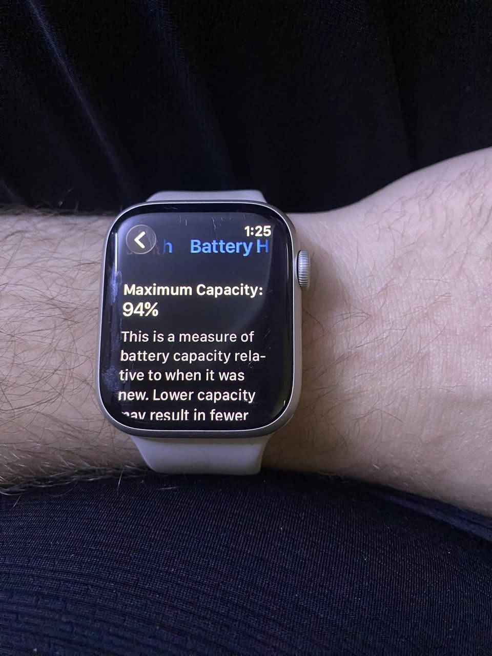 ساعه ابل 
جيل الثامن 
حجم45 بطاريه 94
السعر 300 وبيها مجال
لون تيتانيوم مميز شخوط خفيفه بل شاشه
***********
