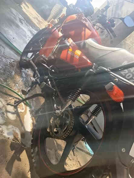 سلام عليكم دراجة 2025خير من الله كلشي شغال سلف هندر محرك كاتم كهربائيات شغاله بس اشاهر تك اكلوب محترك وصينيه زنجير اني اشدلك لن مابيه بعد ملبيه شي واستخدام بس،4اشهر دراجه من البيت للمطعم ومن المطعم للبيت يعني ماامتعبه ع كيفي وياها الله شاهد 😇 الرقم *********** متواجد فقط خط او واتساب العنوان بابل شارع 80 كربلاء السعر 900 اوراق سكنر بيه مجال خادم اني 🌹😇
