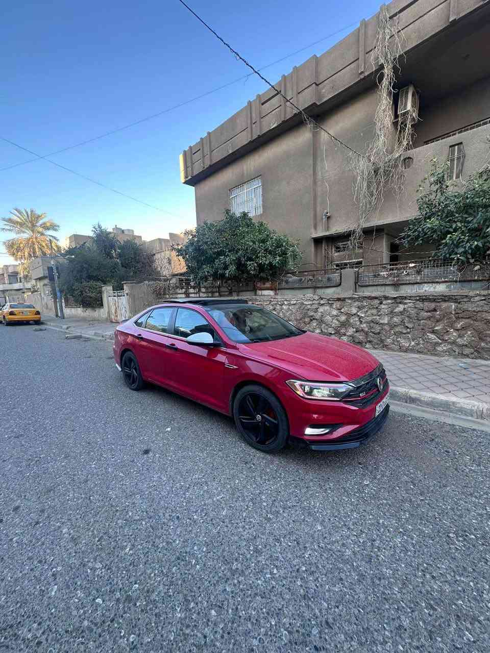 جيتا 2019 SEL
فول فول بنوراما شاشه ديجتال
جلد 
ايرباك فقط تكمه 
كيرمحرك شرط
حادث موضح بلصوره وسونار هم موجود بلصور
مكان سياره كركوك
سعر144 ورقه بيه مجال بسيط
*********** كركوك, العراق
