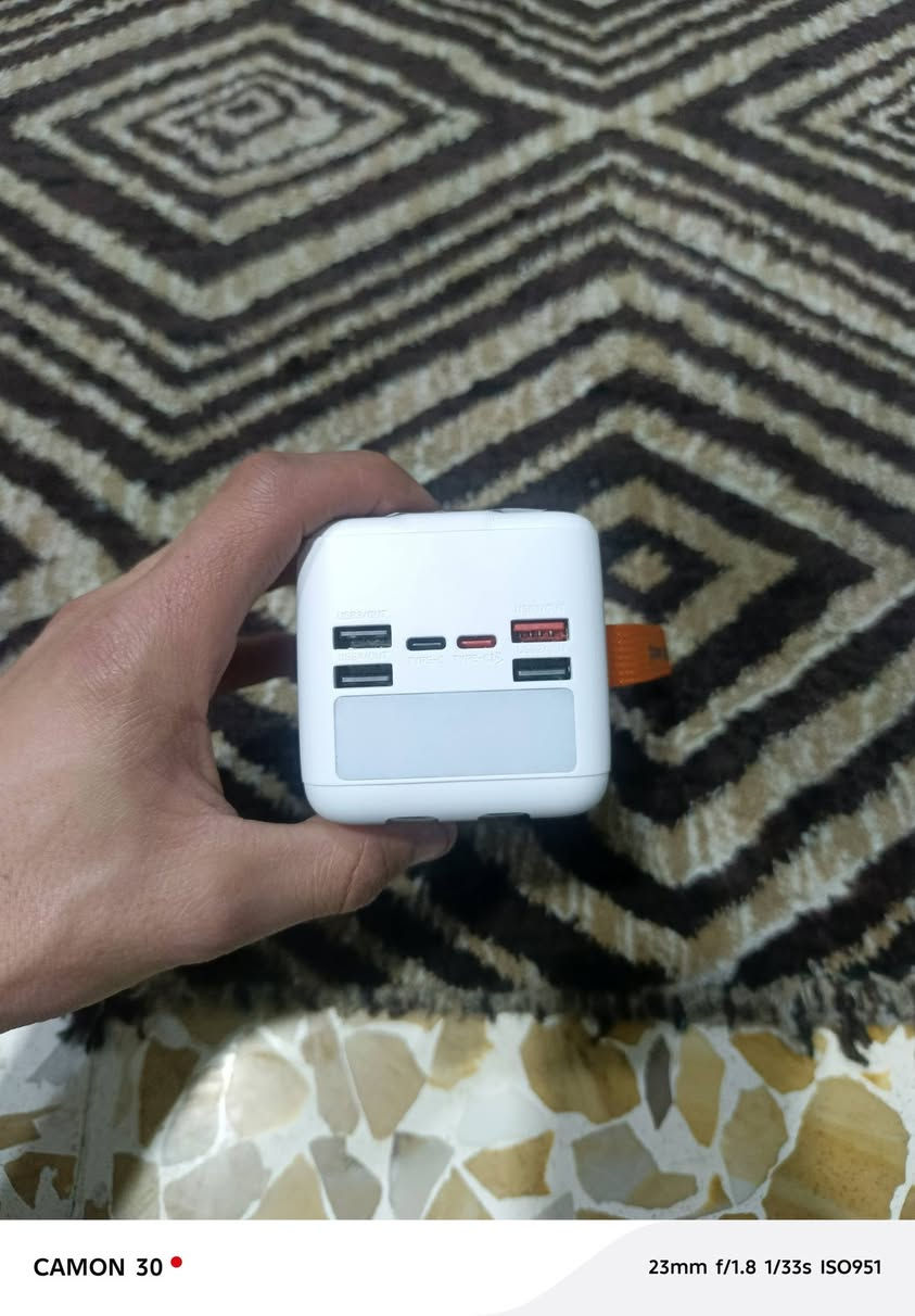 ‏اسم الشركه سوار 
‏بنك طاقه 
‏الموديل S502
‏شحن فائق 
‏22.5Wواط 
‏قوه البطاريه 50.000الف 
‏وبيها فلاش ضوئي 
‏تشحن ايفون 
‏وتشحن تايب سي 
‏مكاني موصل تواصل خاص


**إذا كنت صاحب هذا الإعلان وتريد حذفه لأي سبب، رجاءا أرسل رسالة إلى الدعم الفني**