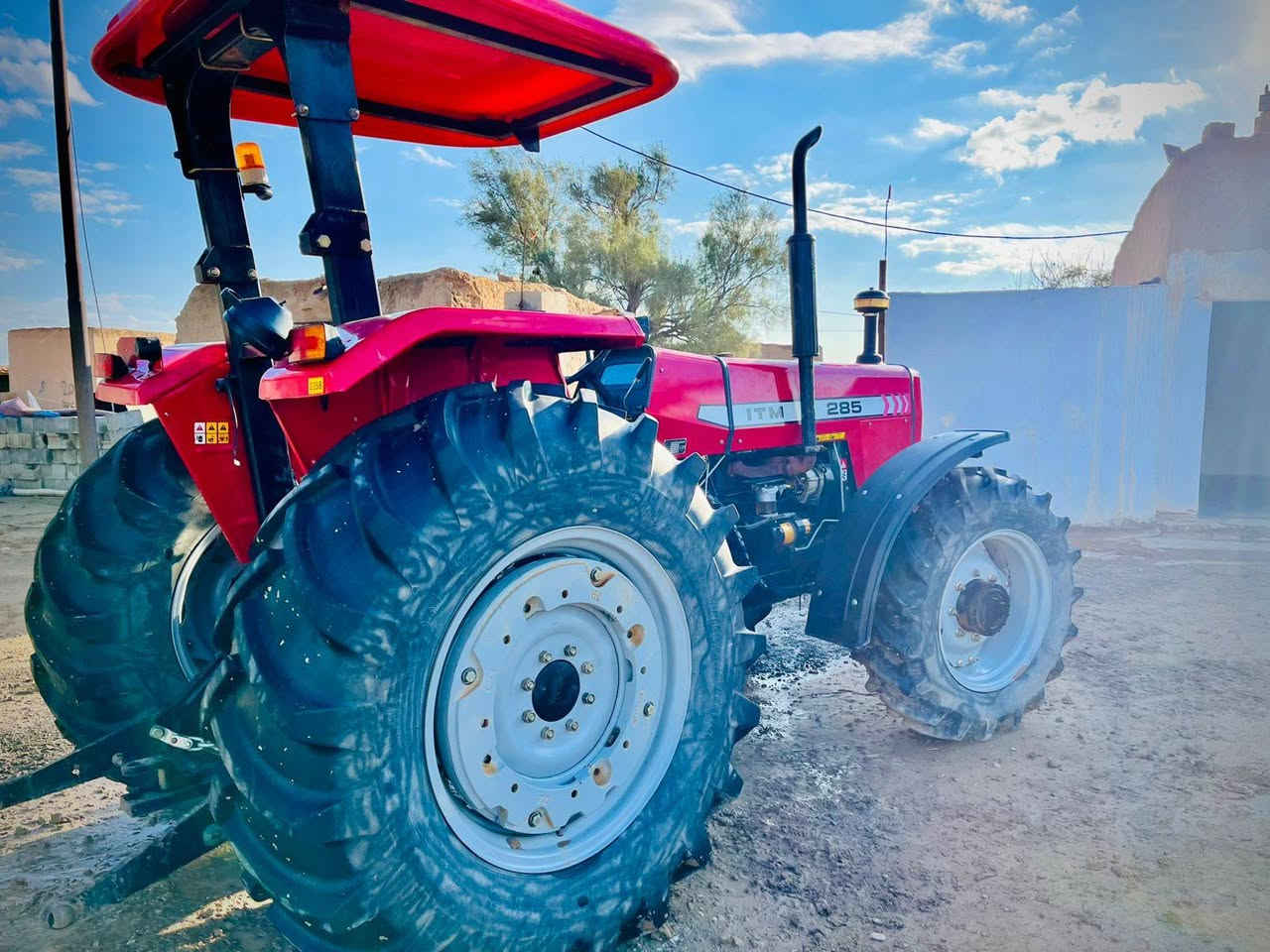 تركتر فوركسن ايرني موديل 2023ابلادي لاصرف لا بخار شرط اتحويل العنوان ديالى جباره كفري /السعر 135/*********** //***********
