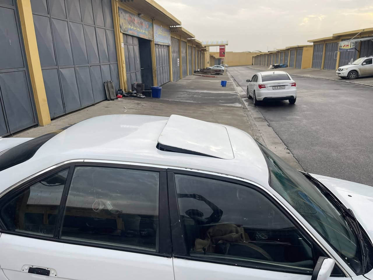 بي ام٥٢٠گير عادي موديل٩٢سلايت تبريد سياره عام بخه بو جاني چار تايره ويل جديدا سياره شني هاتيه صبخ كرن گير مكينه اكسل شه رتن تحويل قولبين برين شه رت 405هزار غرامه سه رن سعر٥٣او   مجال رقم تلفون ***********
