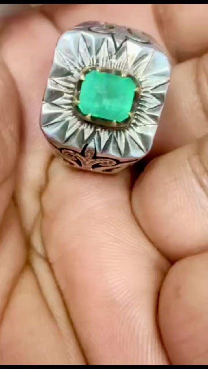 زمرد كولمبي تحفه صياغه يدويه ثقيله الاستفسار خاص


**إذا كنت صاحب هذا الإعلان وتريد حذفه لأي سبب، رجاءا أرسل رسالة إلى الدعم الفني**