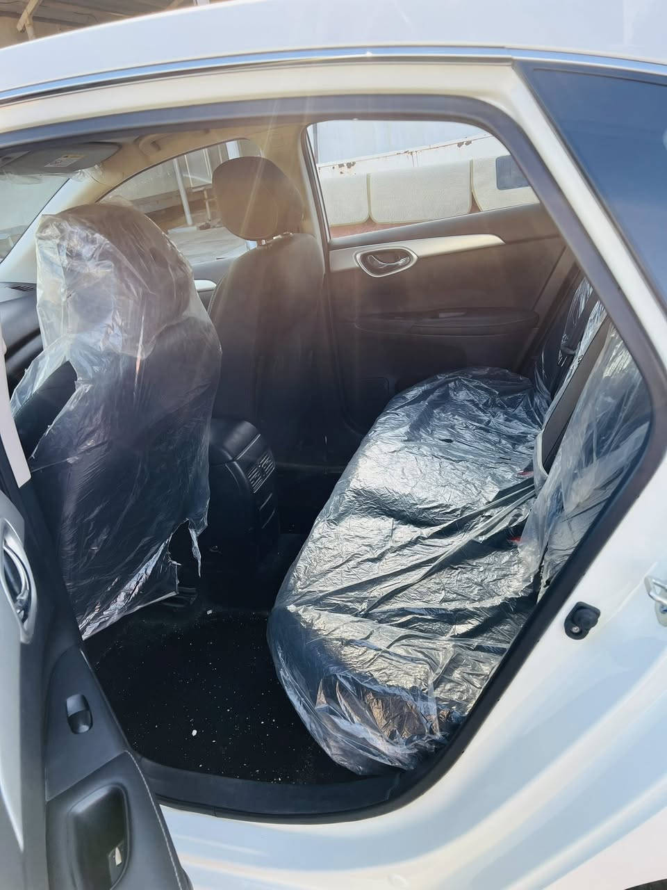 سنترا موديل ٢٥ ماشيه ٩٠٠٠ مكفوله من ضربه وصبغ رقم أربيل جديد السعر ١٢٧ باسم الشركه تريد تحويل تريد وكاله البصره ***********
