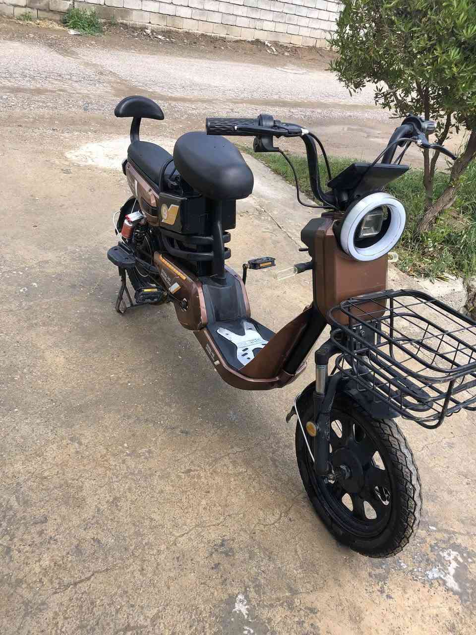 السلام عليكم
بايسكل شحن للبيع كله كامل اي نقص مابي حجم 16 بطاريات جدد مكان ديالى بعقوبه السعر ٢٠٠ بي مجال التواصل خاص لو رقم ***********  واهلن وسهلن
