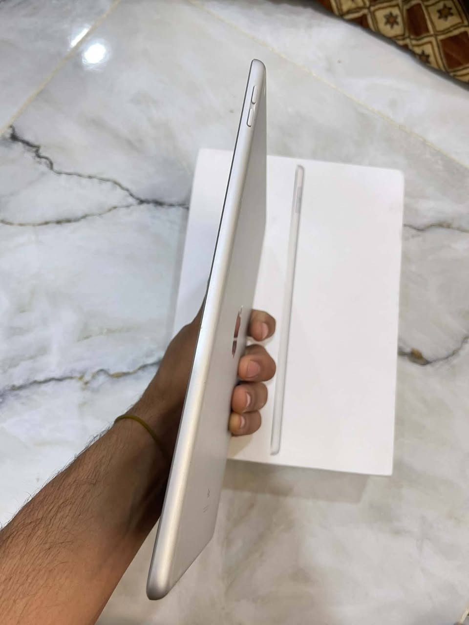 للبيع او/مراوس ب ايفون
ايباد 9
ذاكرة 64
60فريم ببجي
مع كامل ملحقات شاحنه+كفر+كرتونه
السعر/250 وبي مجال


**إذا كنت صاحب هذا الإعلان وتريد حذفه لأي سبب، رجاءا أرسل رسالة إلى الدعم الفني**