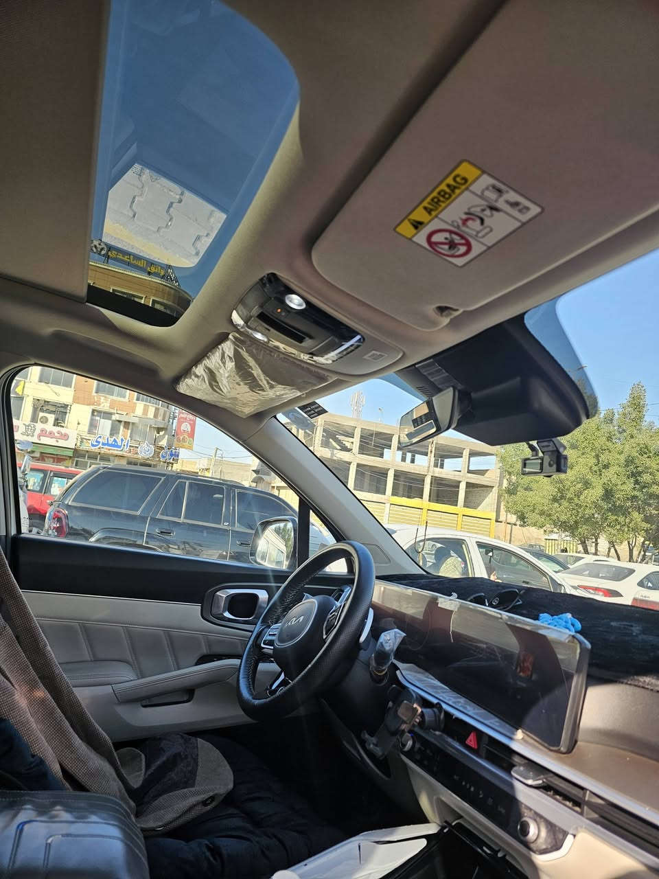 السلام عليكم 
على بركه الله
سورنتو 2024
ماشية 40 الف فقطط
بعدها على وضع الشركة 
رقم بغداد تحويل ثاني
مواصفات 
بنوراما
6 سلندر
 7 راكب 
ويل 20 المرغوب !.
تبريد 3 قطع 
ترحيب عند الاقتراب 
 مري شفط 
 هند بريك بصمه 
  كشنات اماميه كهرباء
 حساسات امامي خلفي 
بصمة تشغيل عن بعد 
وبصمه  وابواب 
صندوك كهرباء
 مانع انزلاق
 اوتو هولد 
 بردات خلفيه
 4 وضعيات قيادة
 دشبول متصل ديجيتال
اناره داخلي
داتا شو 
كامره اماميه خلفيه داش كام 
مكفوله (عدا اصبعين بارد )
مكان السيارة  النجف
السعر319 
***********
