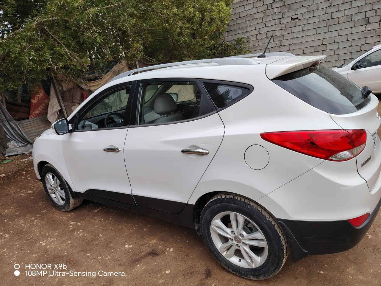 سلام وعليكم البيع توسان خليجي موديل 2013 مكينه 2000دوش بيها جاملغ صبغ بلباب بارد فقط رقم أربيل دوالي السعر 135 وبيهه مجال بسيط شراي مكاني كربلاء اتصال ***********
