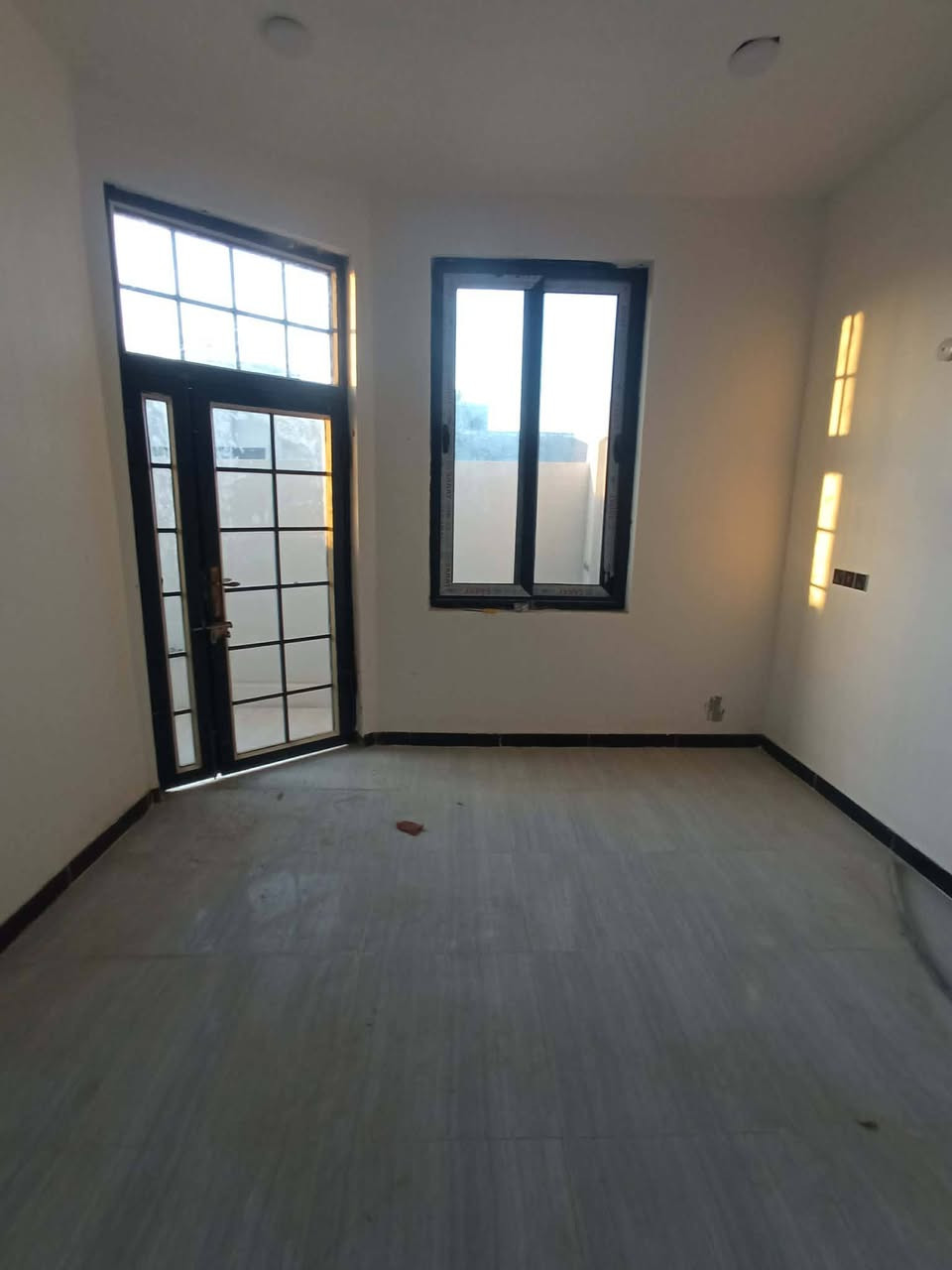 اللــــهــم صــل عــــلـــــى مـحــــمـــد وال مـحــــمـــد 
دار للــــبـــيــــع الــــمــــســـاحــــه100م واجــــه10نـــزال10ركـــن 

                    عـــــلى شــــارعـــيــــن شـــــوارع10م 
        
                        طــــابـو زراعـــي سـنـــد25

                   طابــــقــــيـــن 3غـــــــرف نــــــوم 

حـــــديـــــــث 2026                     اســــتـــلام مـــبـــــاشـــر

                           الـطابـــق الاول 

غــرفــه نــــوم وكــــلــــــدور وســــتـــــقـــــــبـــــال ومـــطبـــخ ومـــــجـــمــــع صــــحيـــات داخـــل وخـــارج 

                         الــــطابـــق الـثـــانــــي 

غــرفــــــتـــيــن  نـــــوم وكــلـدور ومــــجــــمــــــــع صـــحيـــــات 

                            عـــــنــــــوان 

حــــلــــه مـــــحيـــــزم 4  شــــارع شــــريـــــفــه الـجــديــــد

مـــقــابـــل المـــلعــــب الخــمــاســـي 

           اتــــرك تـــعـــلــــيق ويـــــتـم الــرد خــــاص او

للاســـــتــــفـــسار مـــــــــكتـــب الـــــربـــيعـــي للعــــــقــــار ولمــــــقــــاولات الـعــامـــــه شـــــارع 100قــــرب جـــــــســــر المــشـــات او اتــــــــصال ***********

                             مـــــلاحــــــضـــه 

لــــمـــن يــــــرغــب بــــــعـــــرض عــــقـــــار طابـــــو صــــرف او طابــــــو زراعـــي للاجـــار او للـــبــــيـــع مـــــراســـلت الـــــصـــفــــحـــه او اتــــــــصال 
***********
