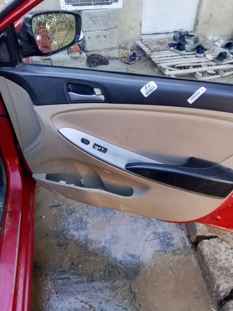 السلام عليكم اكسنت وارد امريكي 2016 السيارة بدون ضرر فقط الهلال الخلفي الأيمن والدوسه رقم بغداد دولي هزه جديده مكفوله من الضربة والصبغ كير مكينه كهربائيات تبريد تدفئه كله كفاله حداديه جيده السعر90 وبيه مجال العنوان بابل جبله رقم الهاتف ***********
