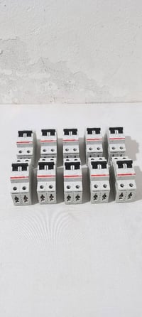 للبيع عشره • بدون تفاصيل • إلكترونيات أخرى