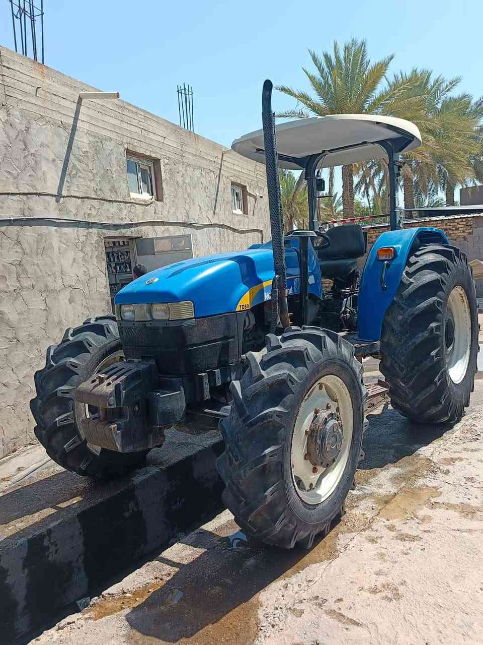 السلام عليكم نيوهولند للبيع موديل 15نضيفه***********
