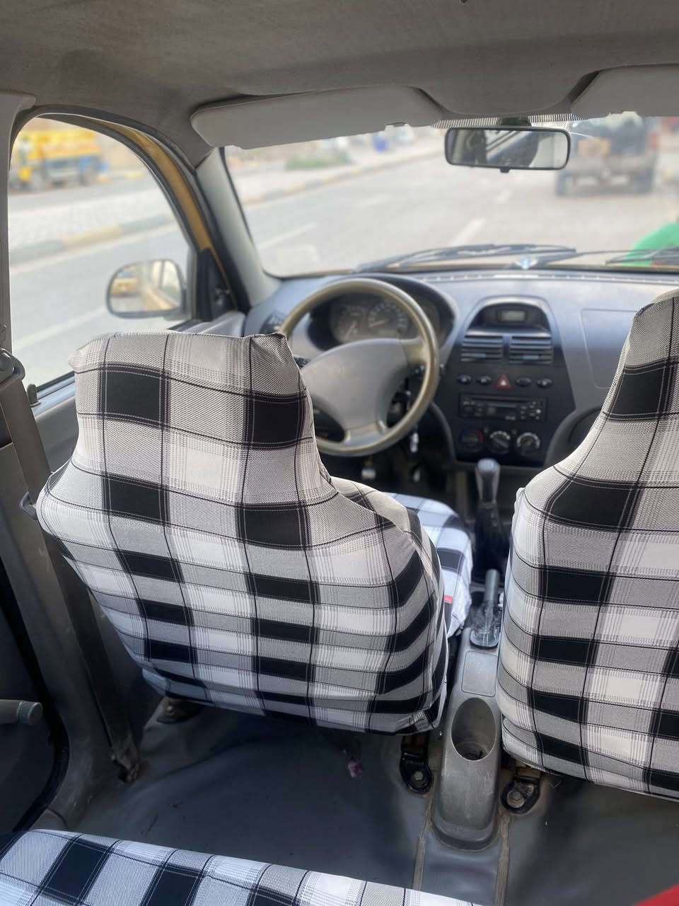 سياره طيبة 2015 ما مشتغله تكسي ابد مال جناي مكينه ما مفتوح برغي بيه حداديه صالي أسبوع  من شديته السياره جاهزه على اخر حبايه شرط المشتري يحول بسبوع  السياره جديده حيل تبريد وي السويج مكاني كوت مركز المدينة   السعر 37 
***********
